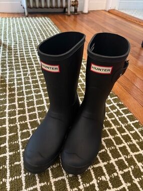 Hunter Matte Black Short Waterproof Boots with Red Logo